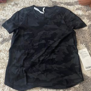 Black camo lululemon tshirt